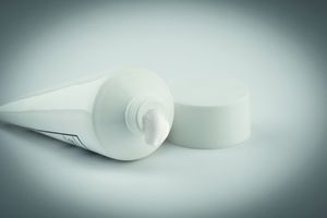 SUNCARE TUBE Broad Spectrum SPF25 Sunscreen Lotion 45ml Tube - GiftRetail MO6115